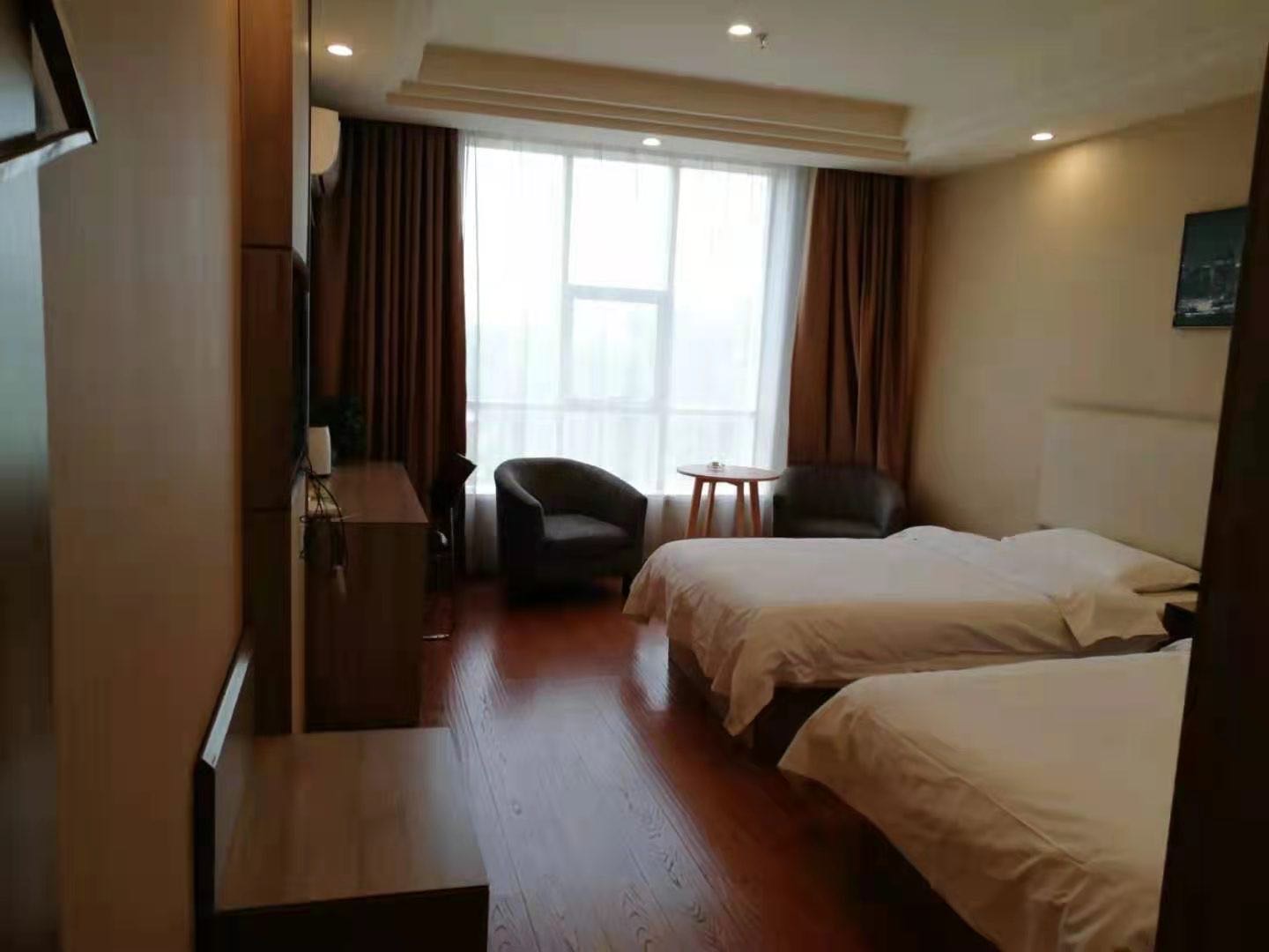 评论区：酒店服务热情，房间卫生也非常干净，性价比高，强烈推荐给大家