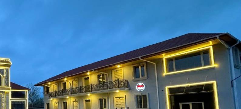 豪华家庭酒店(Deluxe Family Hotel)图片