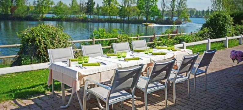 巴黎南维里埃夫里舒适酒店(Logis - Hôtel & Restaurant des Lacs Paris Sud)图片