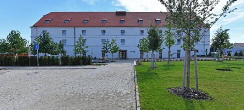 劳丁斯克酒店(Lotrinsky Hotel)图片