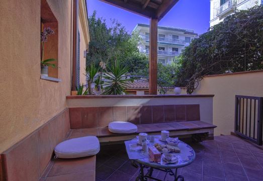 B&B d'Amico Hotel Overview