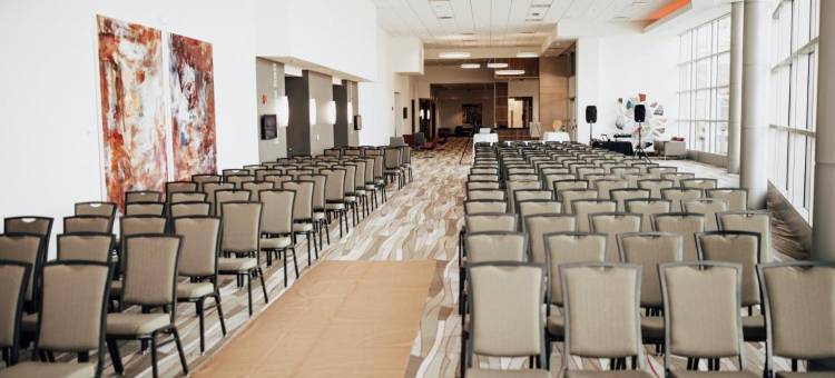 I酒店及会议中心 - 尚佩恩(I Hotel and Illinois Conference Center - Champaign)图片