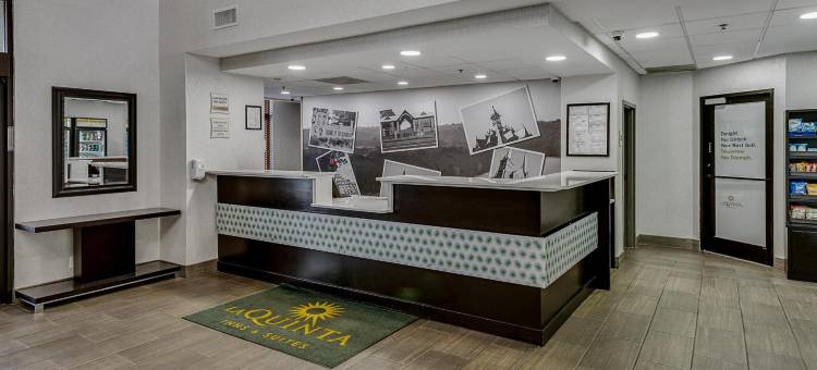 克拉克斯维尔拉昆塔温德姆套房酒店(La Quinta Inn & Suites by Wyndham Clarksville)图片