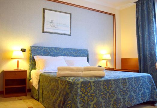 Hotel President PomeziaHotel Overview