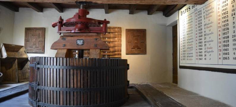 莱斯德舍夫尔酒店 热夫雷-香贝丹(Hôtel les Deux Chèvres Gevrey-Chambertin)图片