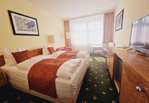 Alexa Hotel Hotel Overview