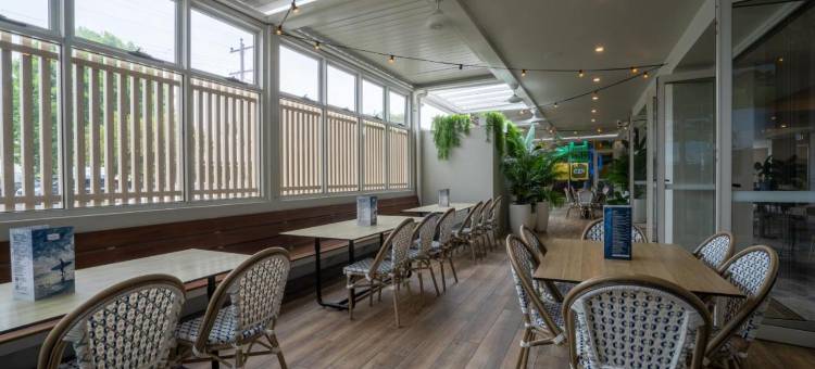 麦夸利湖贝尔山酒店(The Belmont Hotel)图片