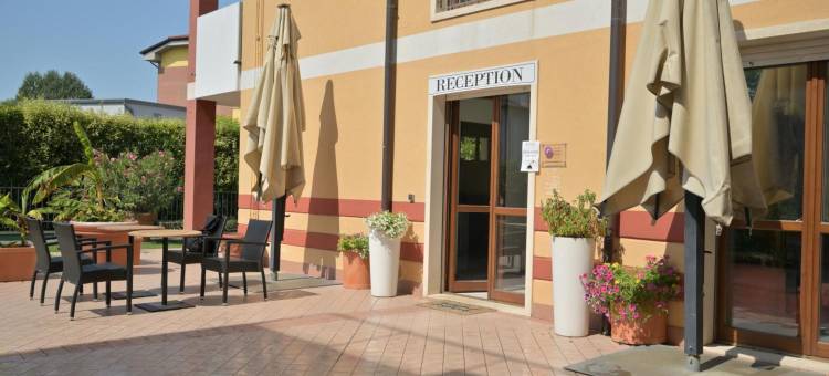 加尔达宫住宅(Ferretti Residence Garda Palace)图片