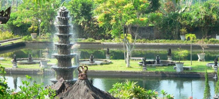 蒂塔冈加水宫别墅(Tirtagangga Water Palace Villas)图片