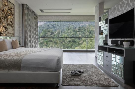 The Panoramic Getaway Hotel Overview