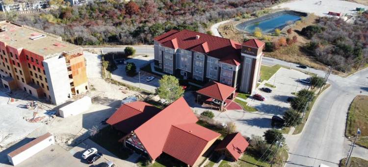 沃斯堡莱克沃思拉昆塔温德姆套房酒店(La Quinta Inn & Suites by Wyndham Fort Worth - Lake Worth)图片