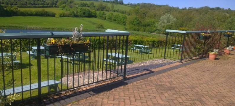 卡梅雷宾馆酒店(Cameley Lodge - Self Catering)图片