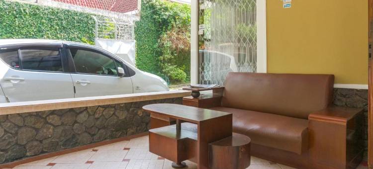 红多兹Plus酒店-近布拉维加亚博物馆(RedDoorz Plus Near Brawijaya Museum)图片