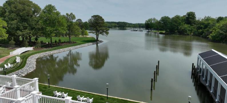 橡树水滨酒店(The Oaks Waterfront)图片