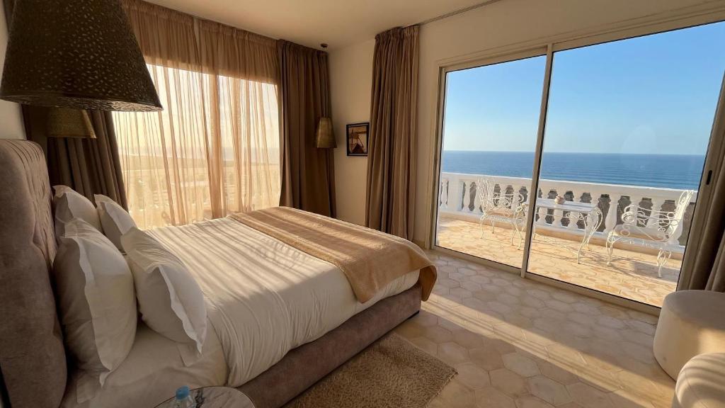 Villa la Falaise Over view