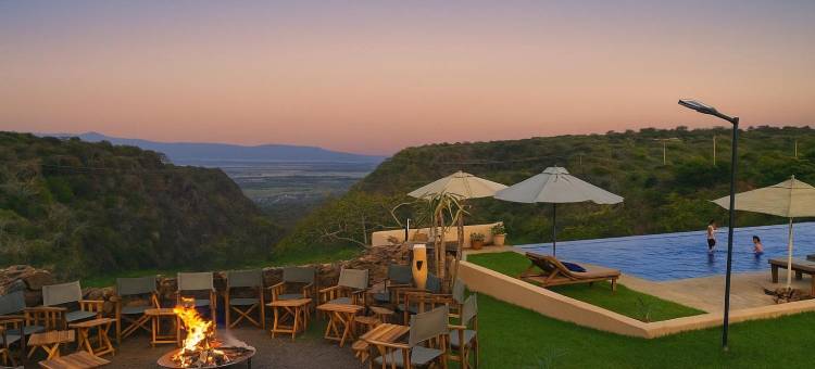 非洲野生动物园 马尼亚拉断崖露营(Africa Safari Manyara Escarpment Camping)图片