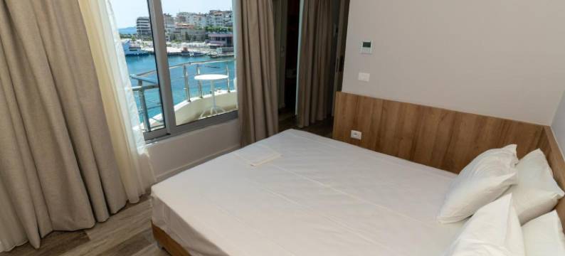 塔泰妮雅酒店(Titania Hotel)图片