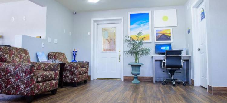 温阿拉巴马阿森斯德姆戴斯套房酒店(Days Inn & Suites by Wyndham Athens Alabama)图片