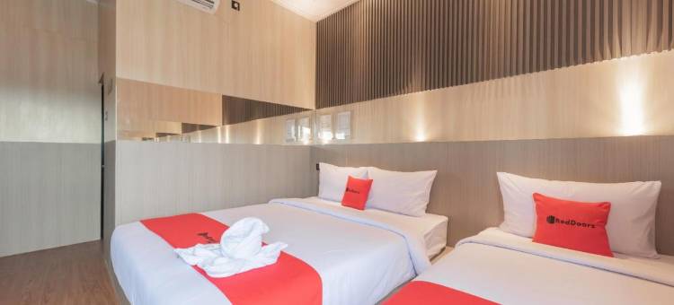 红多兹酒店-近冼都环路出口收费站(RedDoorz Near Exit Toll Sirkuit Sentul)图片