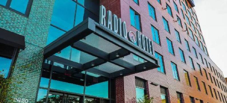 瑞迪欧霍特尔(Radio Hotel)图片
