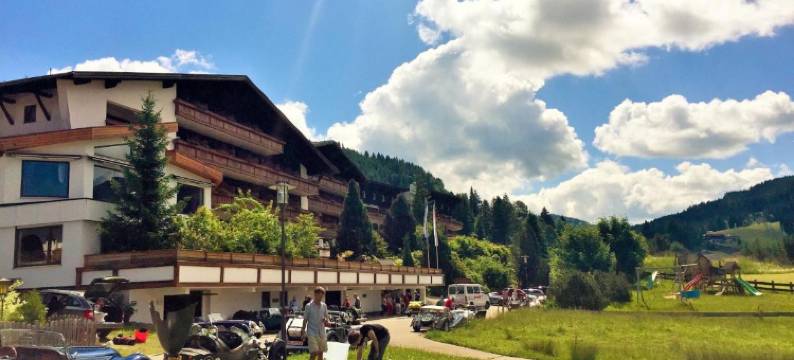 伯格特洛尔酒店(Berghoteltirol)图片