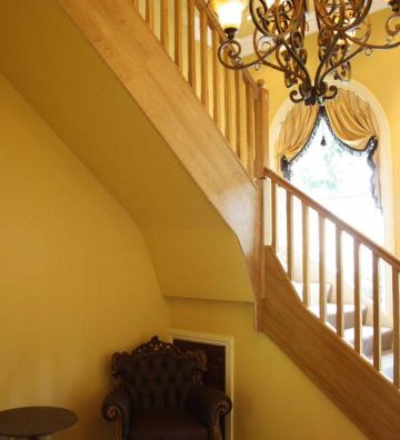 Smith and Western Hotel Overview