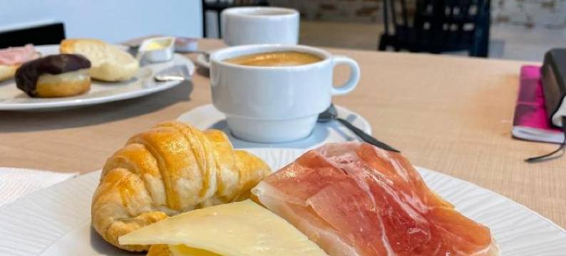 四月亮酒店(Hotel Quatre Llunes)图片