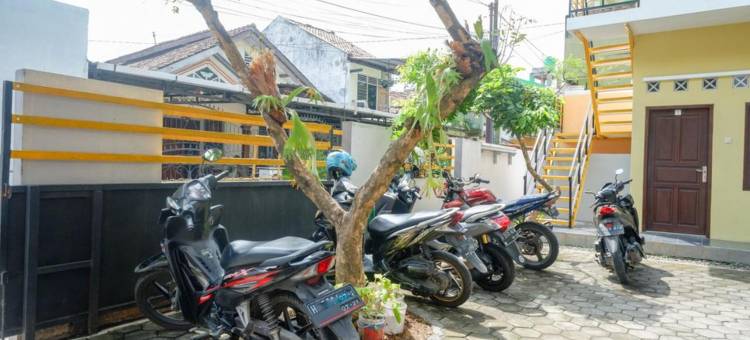 红多兹伊斯兰酒店-近三宝垄克拉皮亚克收费站出口(RedDoorz Syariah Near Exit Tol Krapyak Semarang)图片