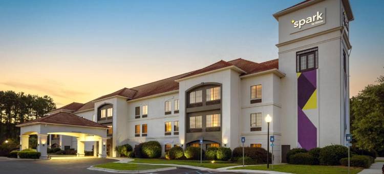 萨凡纳机场福朋喜来登酒店(Spark by Hilton Savannah Airport)图片