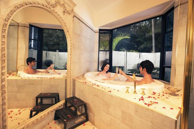 Escarpment Retreat & Day Spa for Couples Over view