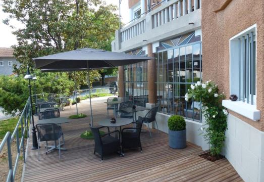 Villa Elisa M Hotel Overview