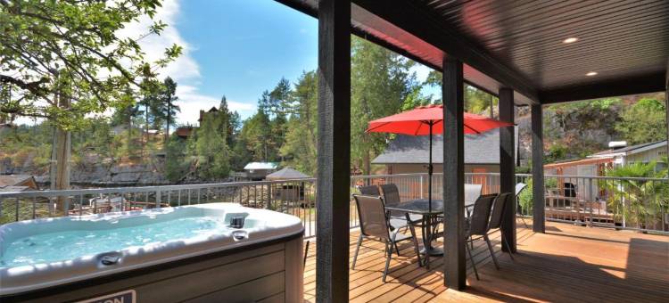 彭德港滨海度假酒店(Pender Harbour Resort & Marina)图片