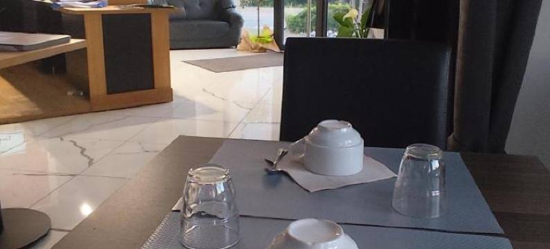 雷希德拉之家酒店(Appart'Hotel Residella House Room & Kitchen Avignon le Pontet)图片