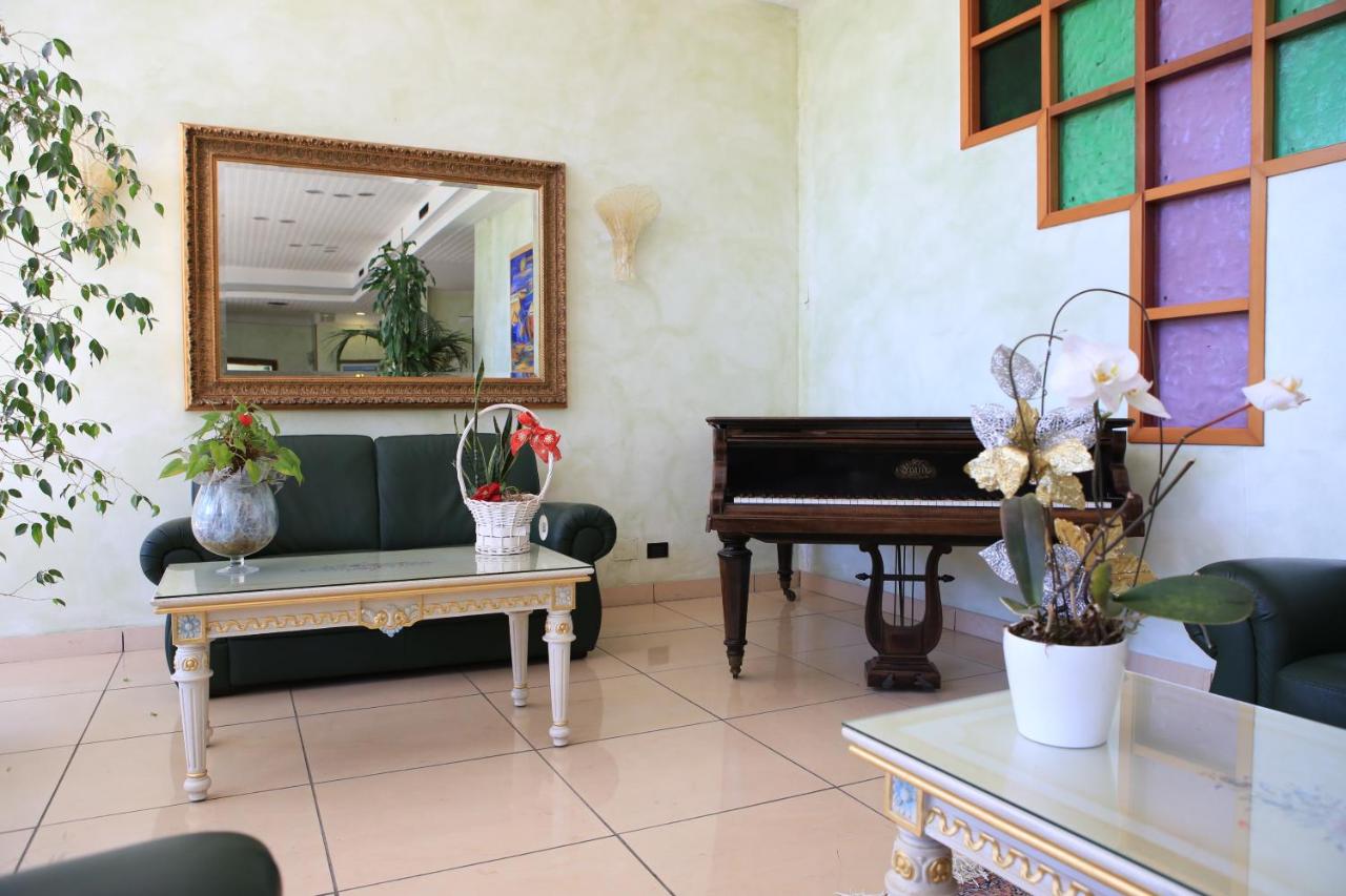 Hotel Calabresi Over view