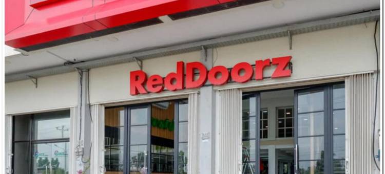 红多兹普拉斯酒店-三宝垄马杜科罗拉亚(RedDoorz Plus @ Madukoro Raya Semarang)图片