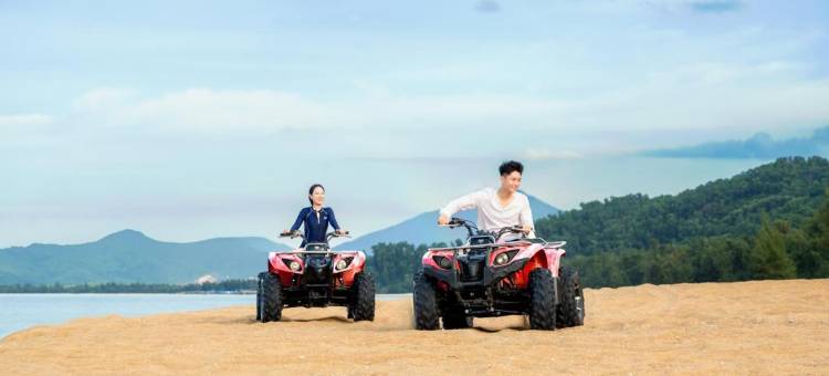 拉古纳公园旁的陵姑(Laguna Parkside Lang Co)图片