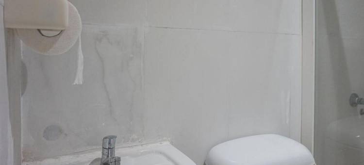 红多兹伊斯兰酒店@拉亚蓬腾巴图(RedDoorz Syariah @ Raya Punten Batu)图片