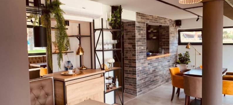 波兹塔纳海滩酒店(Beach Hotel Božikovina)图片