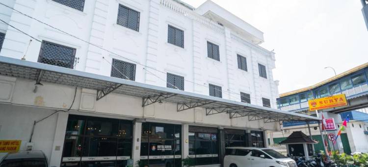 瑞德多兹加 @ 苏里亚索罗酒店(RedDoorz Plus at Hotel Surya Solo)图片