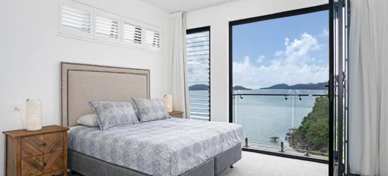 Hidden Cove on Hamilton Island by Hiha图片