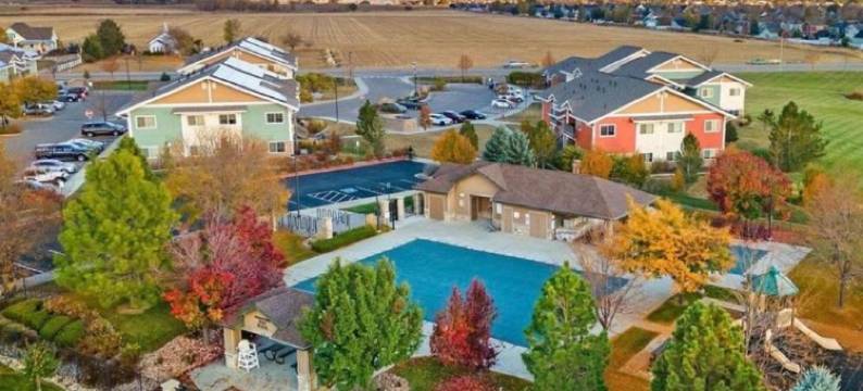 新！适合家庭的住宅，配有台球桌，特大号床(New! Family-Friendly Home with Pool Table, King Beds)图片