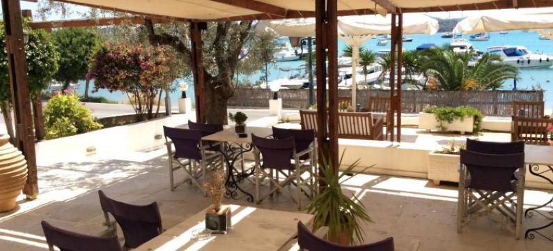 罗左思酒店(Rozos Hotel)图片