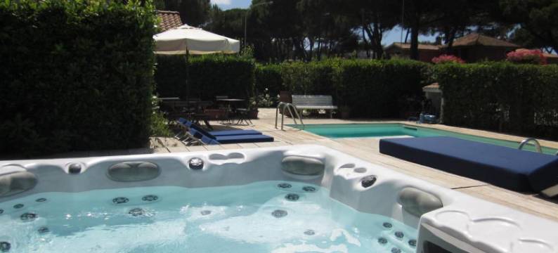 斯梅拉尔多别墅酒店(Hotel Villa Smeraldo)图片