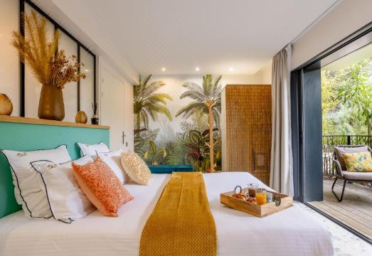 Le Lodge des Îles d'Or Hotel Overview