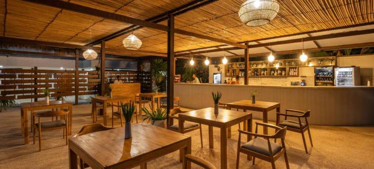 吉利柚木度假村(Gili Teak Beach Front Resort)图片