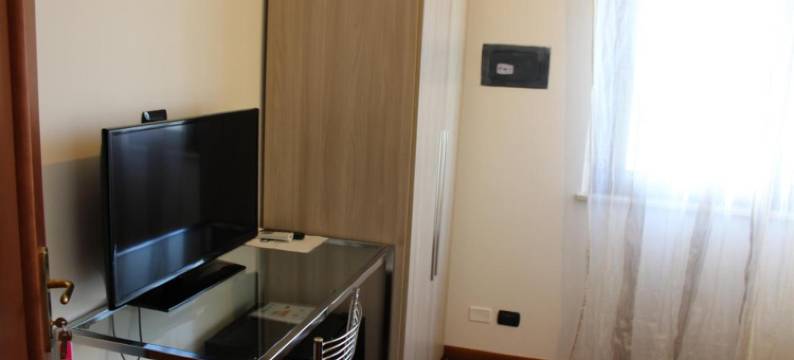 菲乌米奇诺普莱亚迪机场住宿加早餐旅馆(B&B le Pleiadi Aeroporto Fiumicino)图片