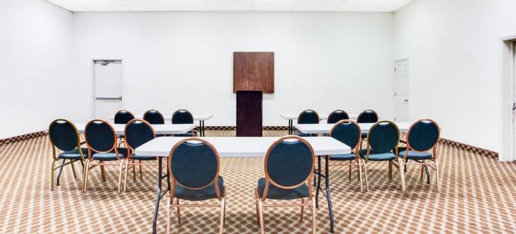 温阿拉巴马阿森斯德姆戴斯套房酒店(Days Inn & Suites by Wyndham Athens Alabama)图片