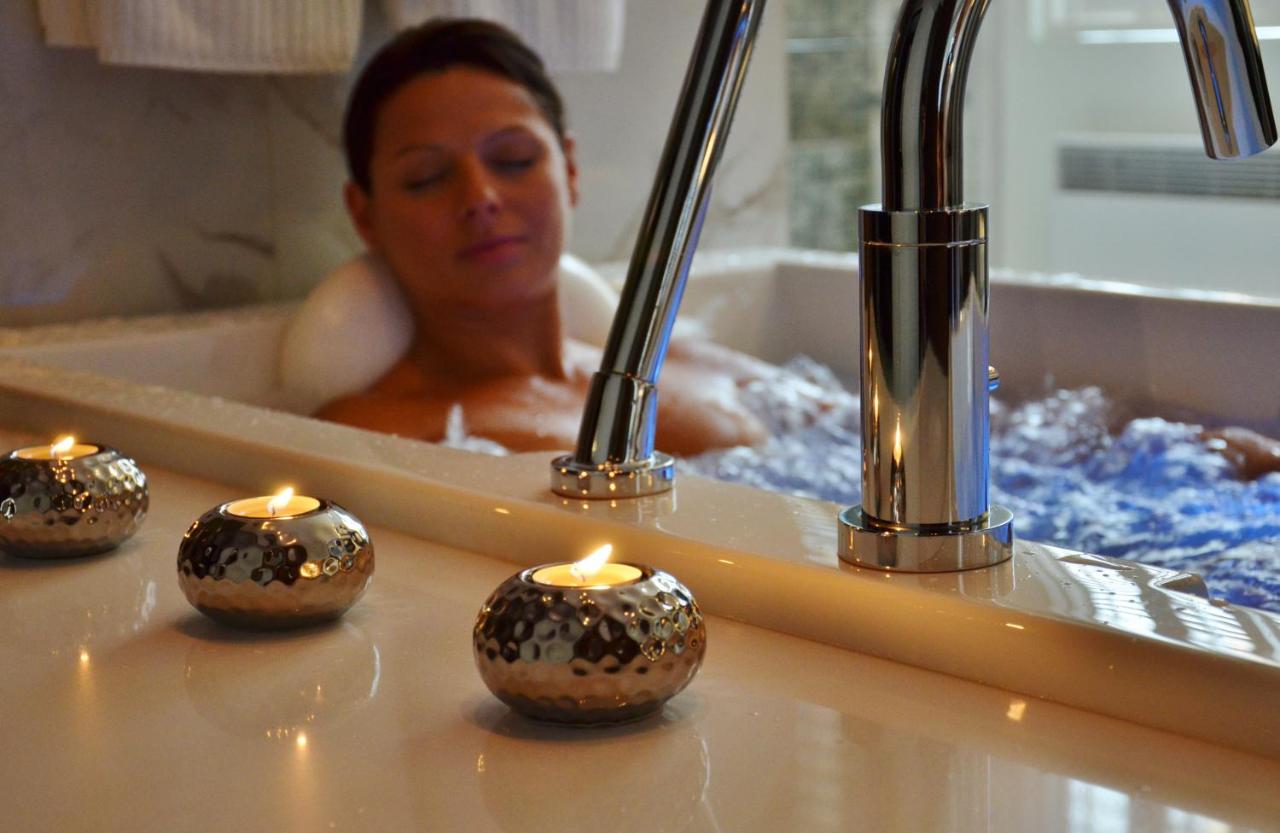 Hôtel des Coutellier Over view