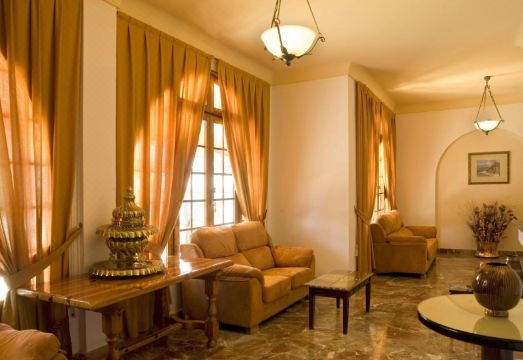 La Cueva Park Hotel Overview