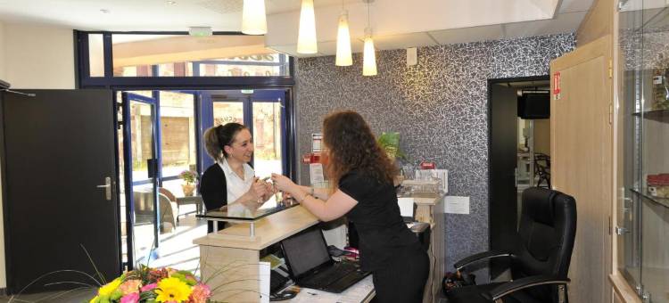 洛吉斯酒店餐厅 Les 2 Rives - A75，河边(Logis Hôtel Restaurant les 2 Rives - A75, en Bordure de rivière)图片